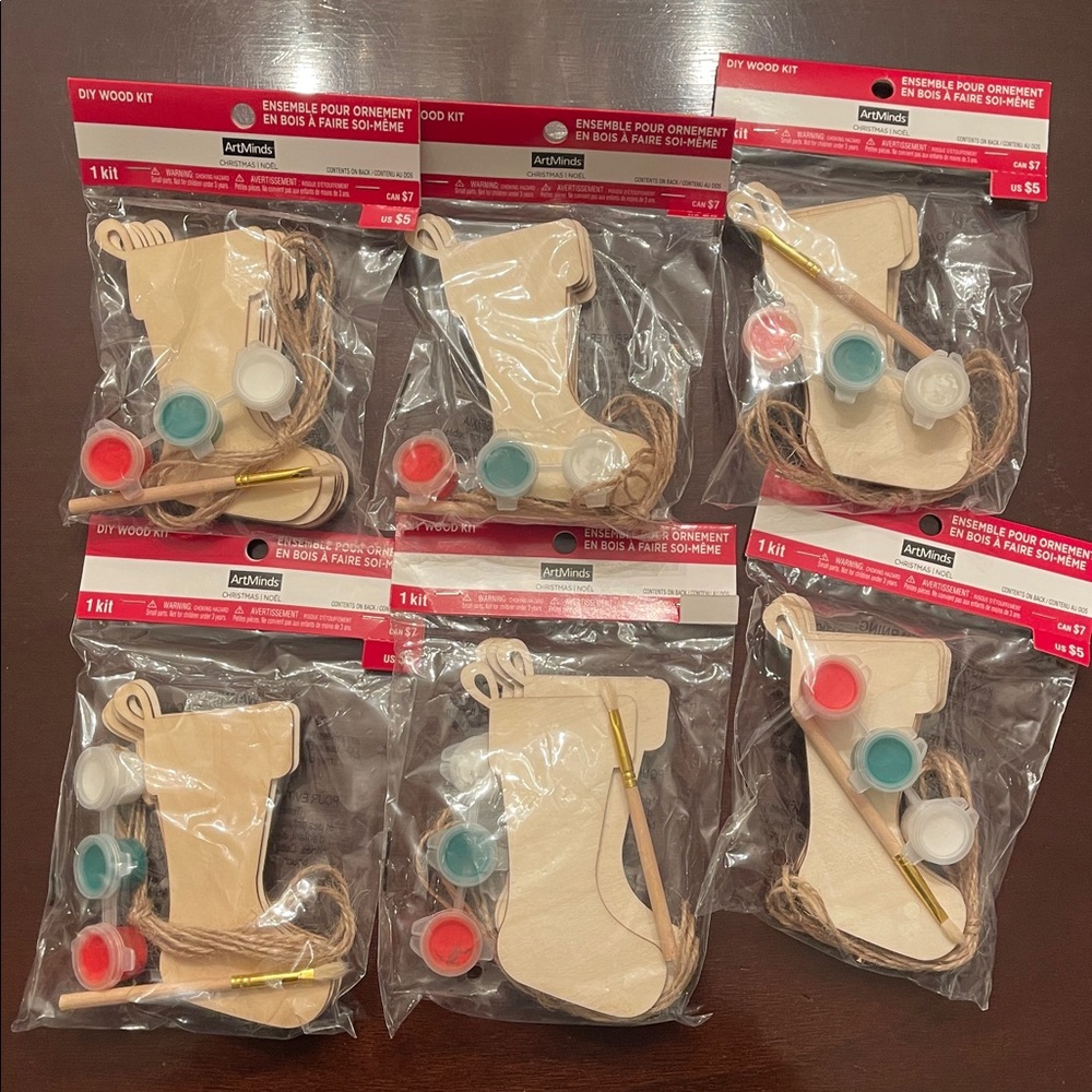 ArtMinds DIY Wood Ornament Kit Christmas stocking 6 sets of 6